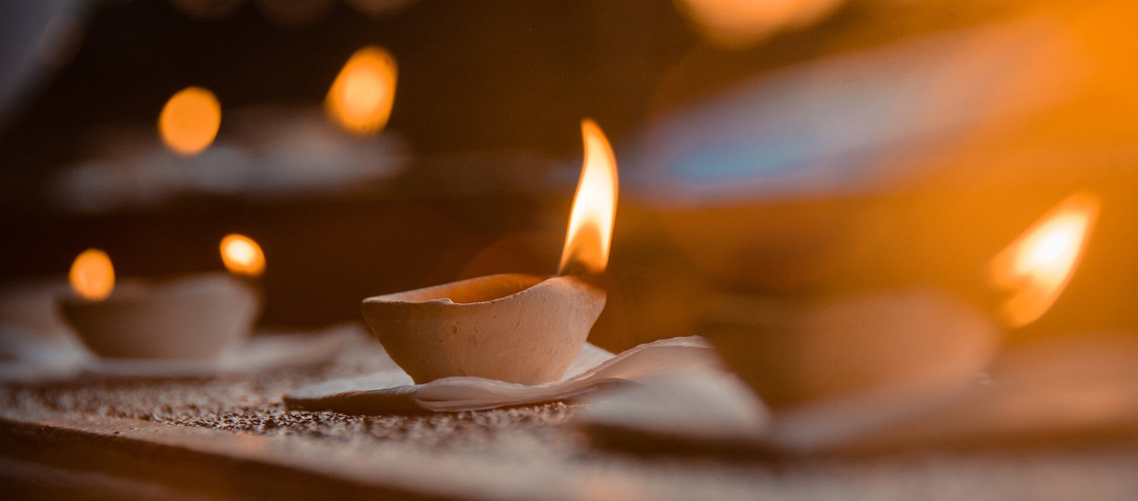 Is it necessary to set up a gravestone after cremation?